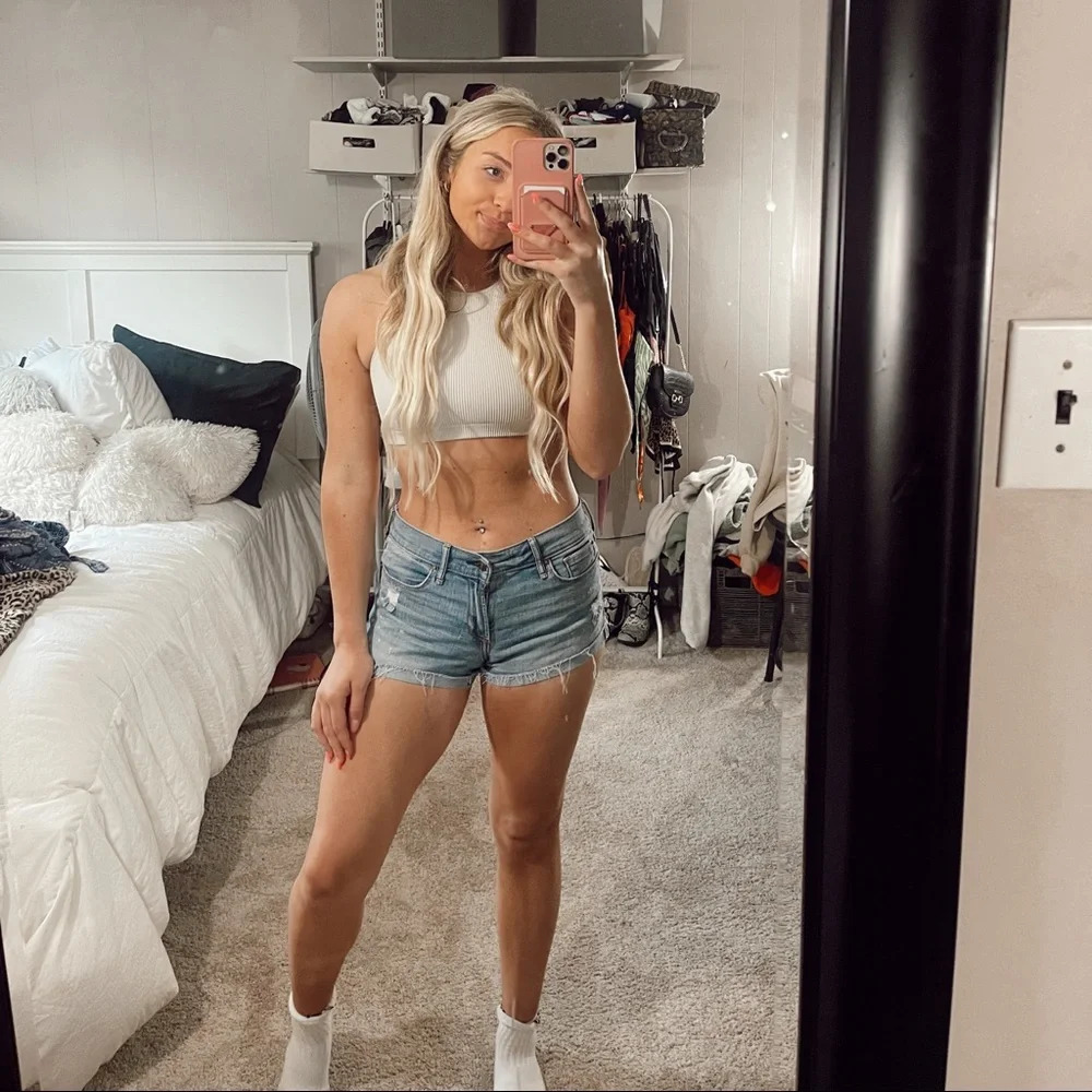 ABERCROMBIE AND FITCH shorts 2 - Picture 4 of 12